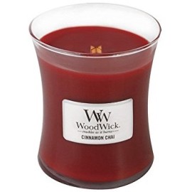 WoodWick Cinnamon Chai scented candle with wooden wick 275 g